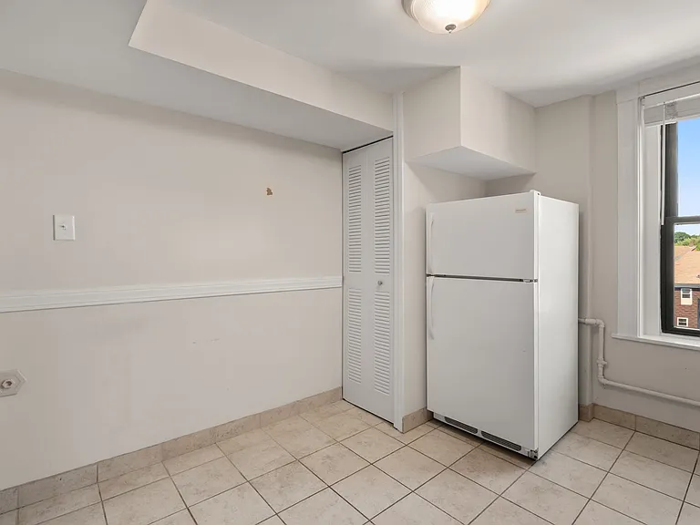 22 Linden Pl #2 — Photo 4