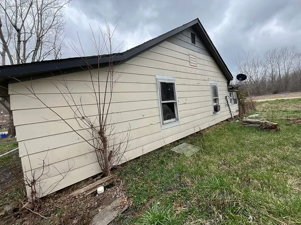 200 W 1st St, Mill Spring, MO 63952