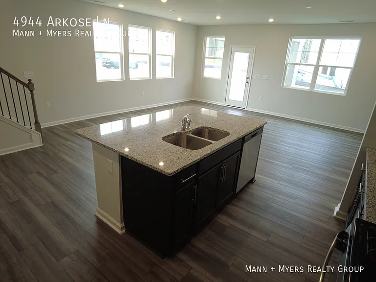 4944 Arkose Dr — Photo 9