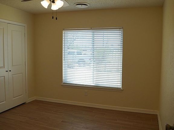 4th image of 807 N Smith Ave