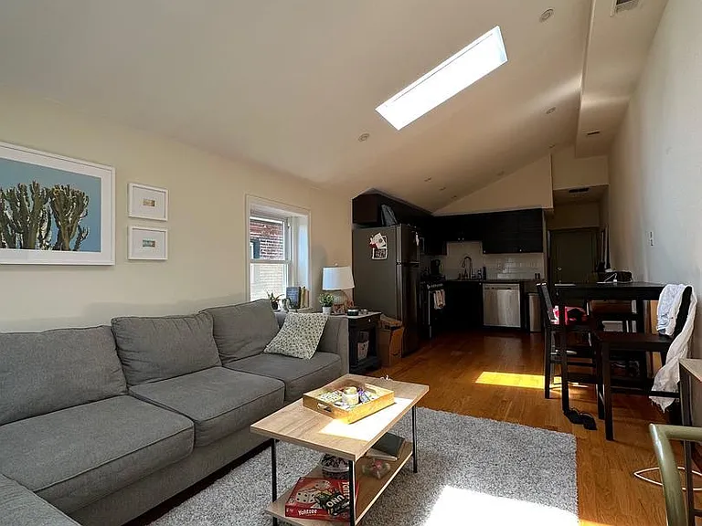 309 S 12th St #3F — Photo 2