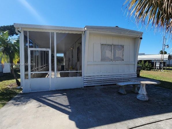 4222 Hibiscus Cir