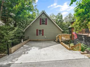 333 Woodridge Way, Pigeon Forge, TN 37863
