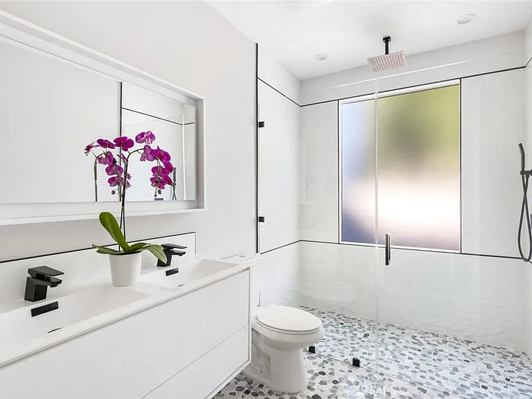 4731 Topanga Canyon Blvd — Photo 18