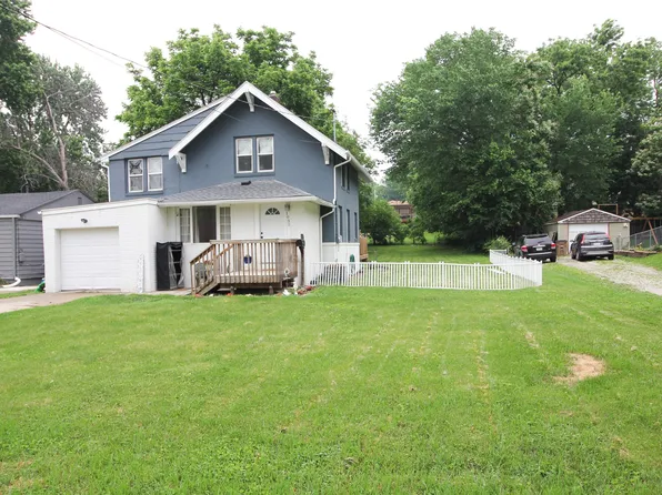 1035 65th St, Windsor Heights, IA 50324