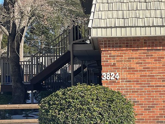 2nd image of 3824 E Country Club Rd