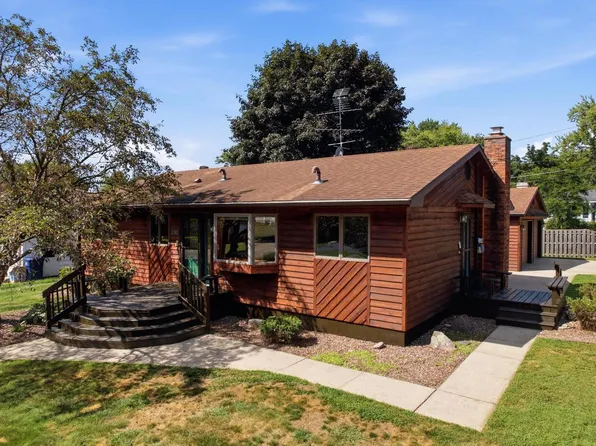 910 Charles DRIVE, Sparta, WI 54656