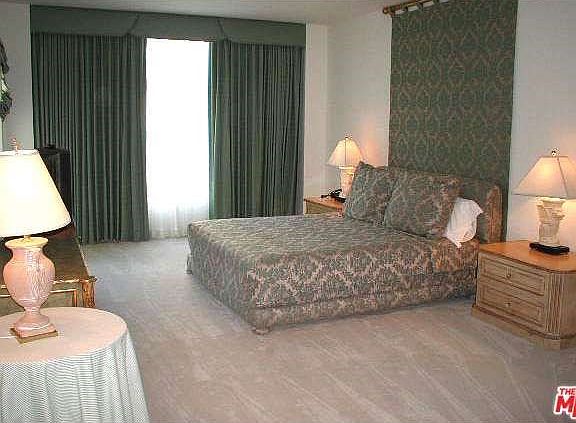 5th image of 10351 Wilshire Blvd #202