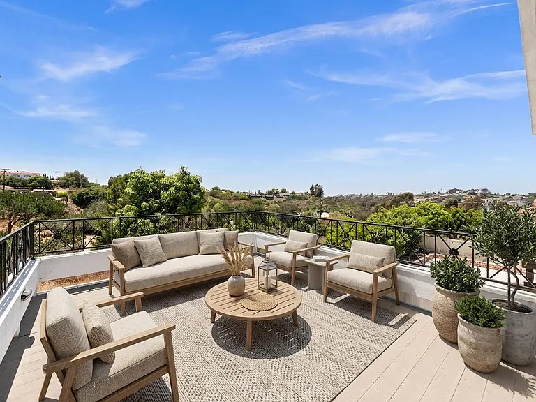 1068 Pacific Hill St — Photo 39