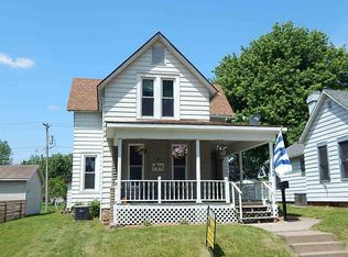 2348 N 7th St, Clinton, IA 52732