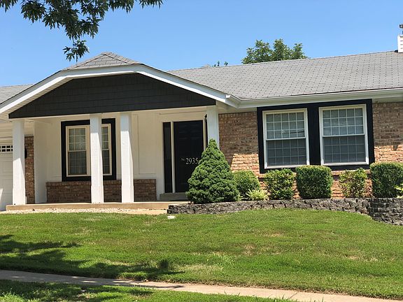 2nd image of 2935 Meramar Dr