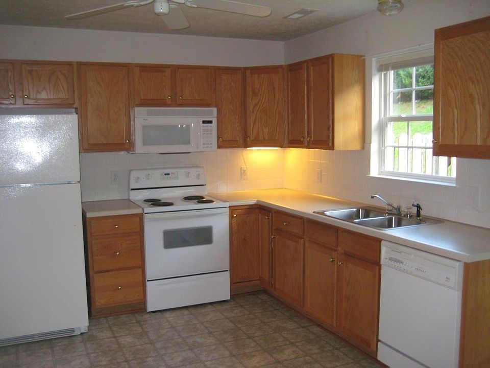 2nd image of 1049 Blue Ridge View Cir