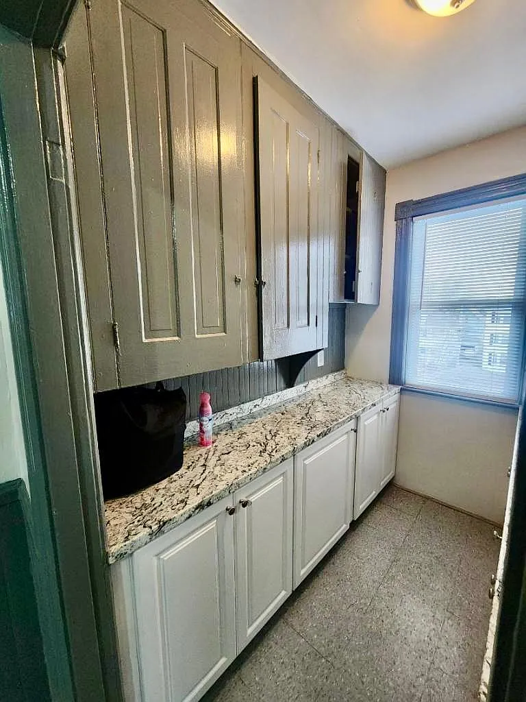 4 bed, $725 — Photo 1