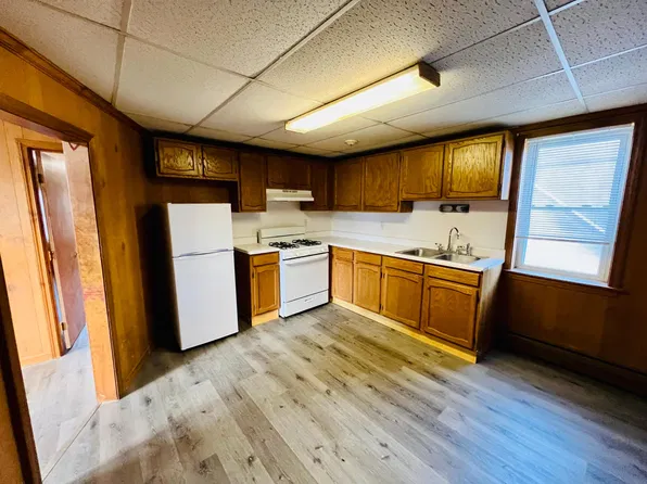 936 Chalkstone Ave Floor 3, Providence, RI 02908