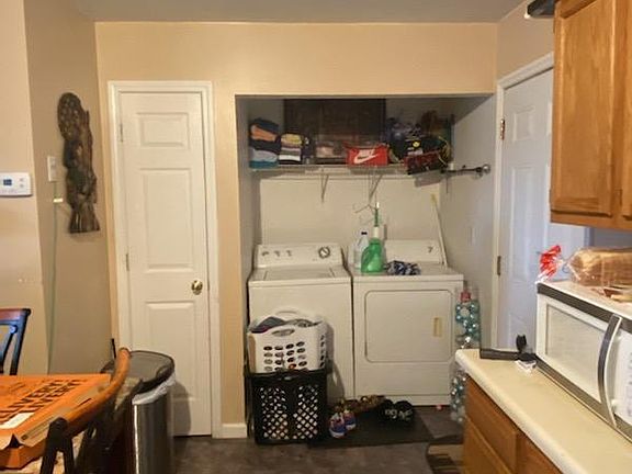 3rd image of 1327 Baker Ave