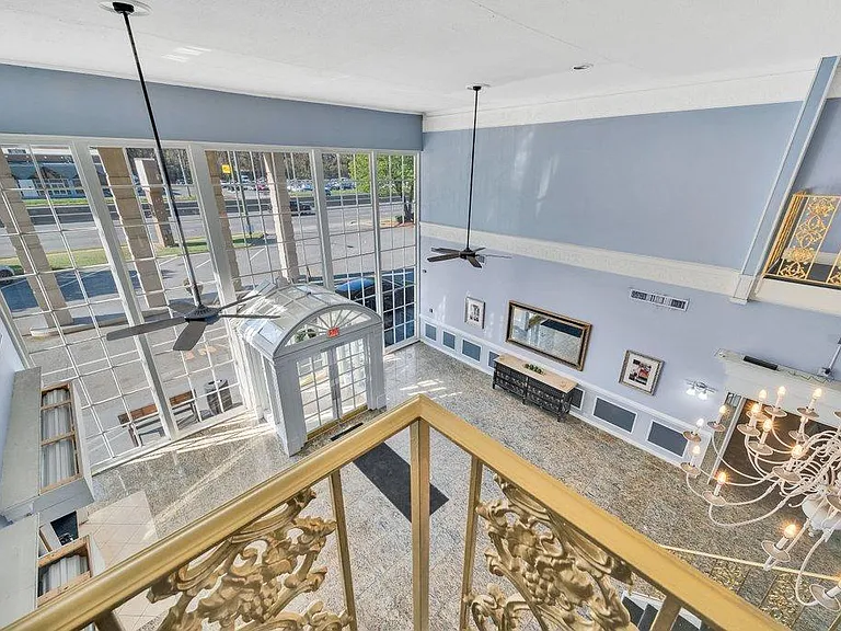 The Residences at Windsor — Photo 36