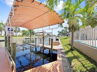 1317 SE 46th Ln APT 105, Cape Coral, FL 33904