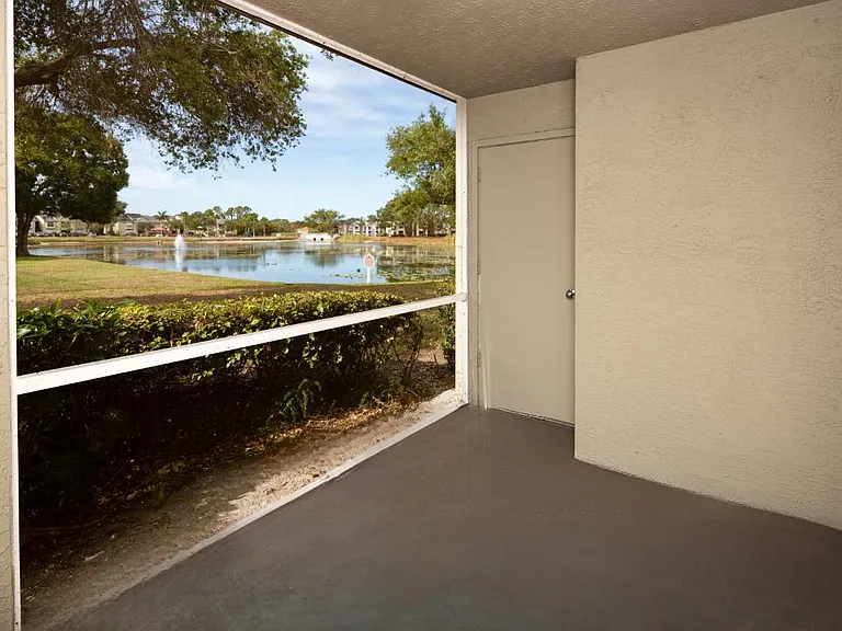 Sawgrass Cove — Photo 11