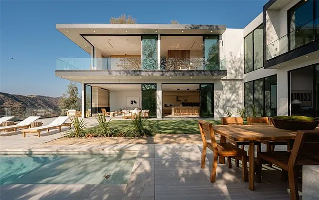 1149 Linda Flora Dr
