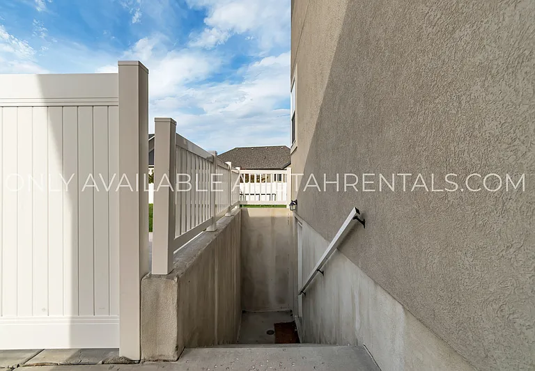 2801 S Harrow Ct — Photo 12