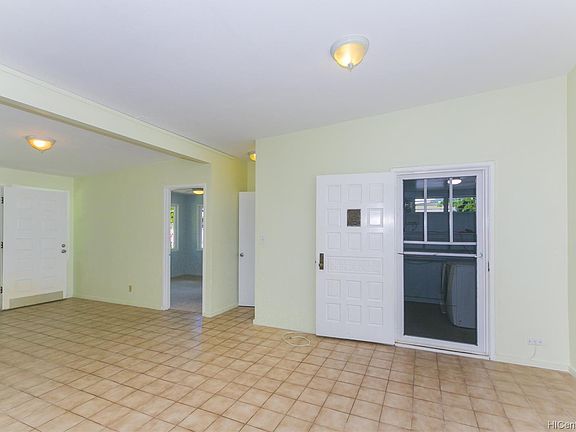 2nd image of 828 Oneawa St APT C