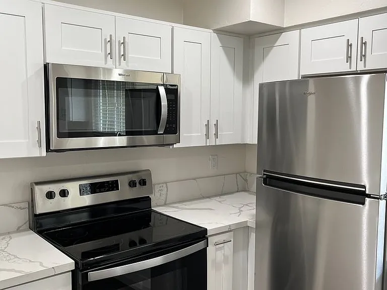 3955 Helix Ln — Photo 3