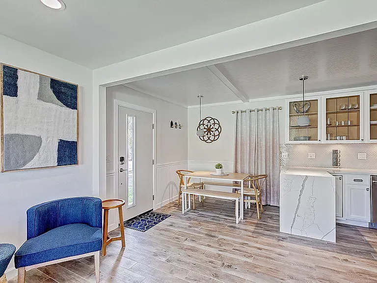385 Hunter St — Photo 11