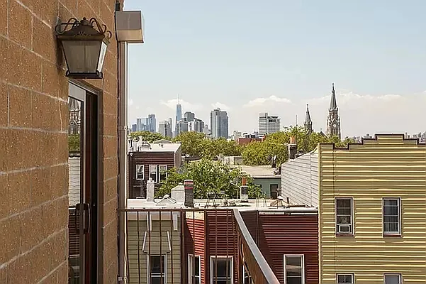 Rented by Vector New York, LLC | media 9