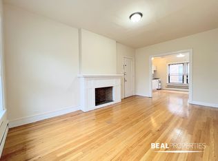 1033 Dempster St #E3, Evanston, IL 60201