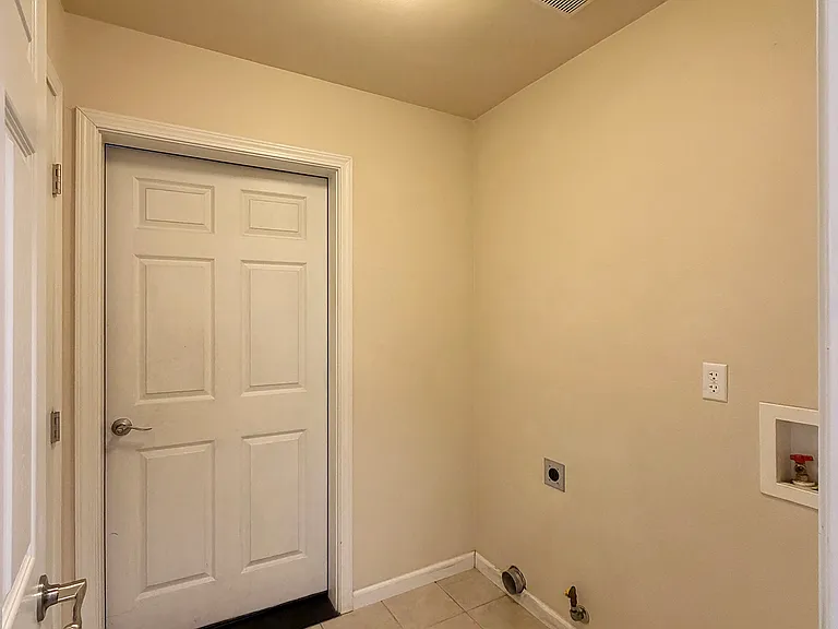 1243 N Park Ln — Photo 9