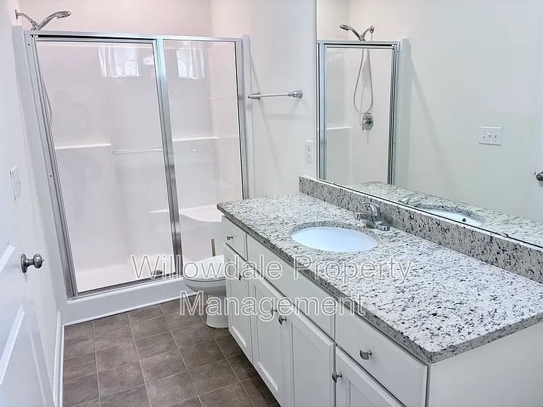 100 Spring Pine Ln — Photo 8