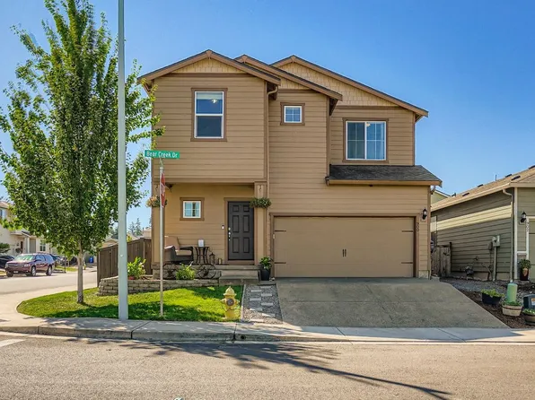 900 Bear Creek Dr, Molalla, OR 97038