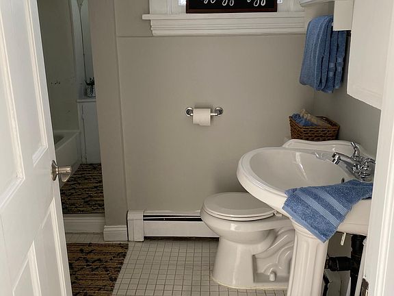2nd image of 135 8th St SW APT 2