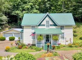 665 Upper Pig Pen Rd, Green Mountain, NC 28740