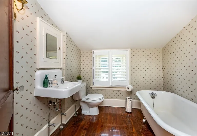 242 Forest Ave — Photo 38