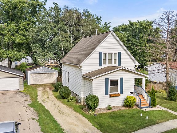 4th image of 902 N 12th St