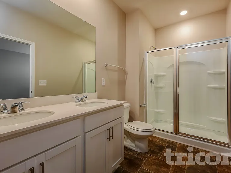 250 Fenwick Dr — Photo 9