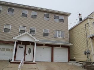 24 Florida St, Elizabeth, NJ 07206