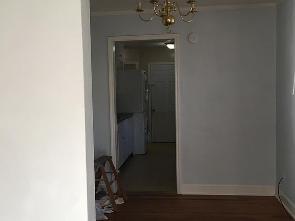 5th image of 3594 Marion Ave
