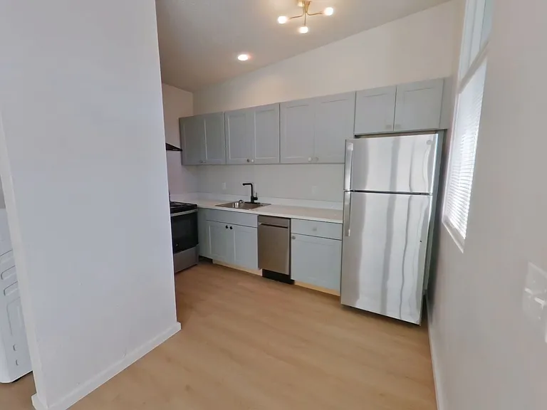 University Manor - Newly Renovated Units just a short walk from Campus! — Photo 90