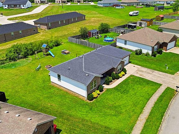 3rd image of 552 Southfork Dr