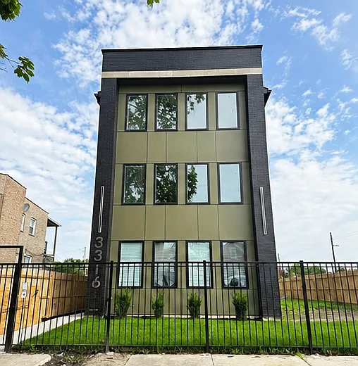 3 bed, 1550 sqft, $3,100 — Photo 2