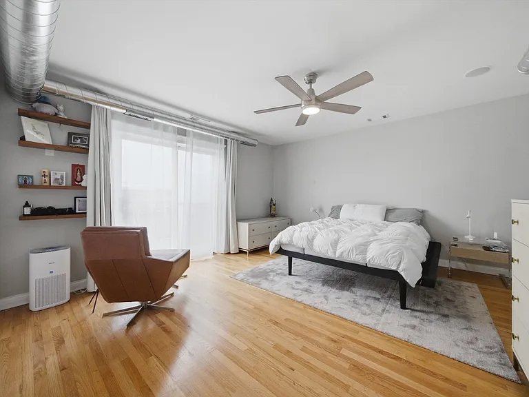 5302 N Winthrop Ave #4 — Photo 21