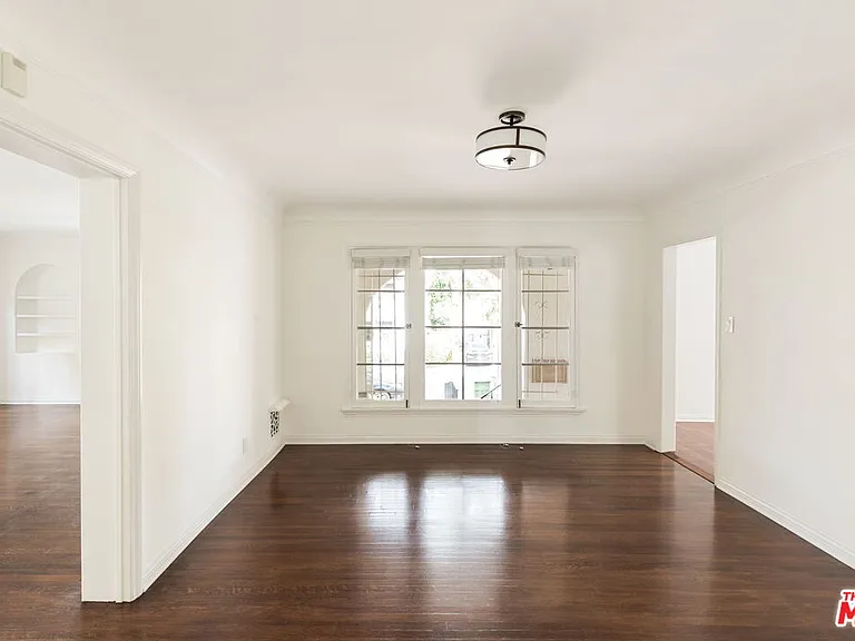 1054 S Stanley Ave — Photo 4