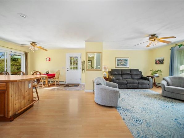 5 Beech Hill Rd, Ashaway, RI 02804