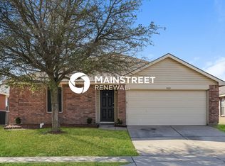 1420 Castle Ridge Rd, Fort Worth, TX 76140