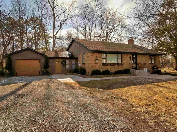1522 W Harrison Rd, Murphysboro, IL 62966