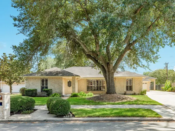 712 Browning St, Angleton, TX 77515