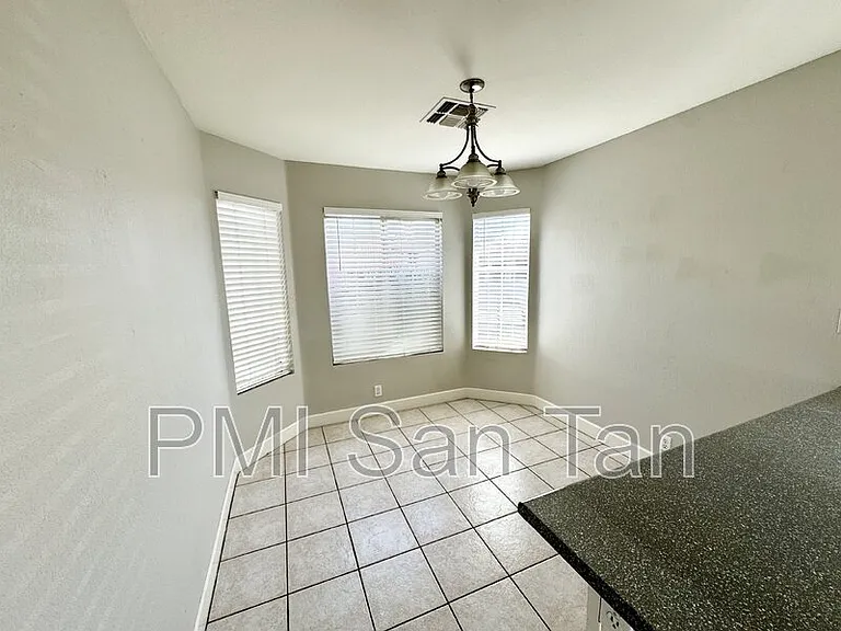 2530 E Jasper Dr — Photo 3