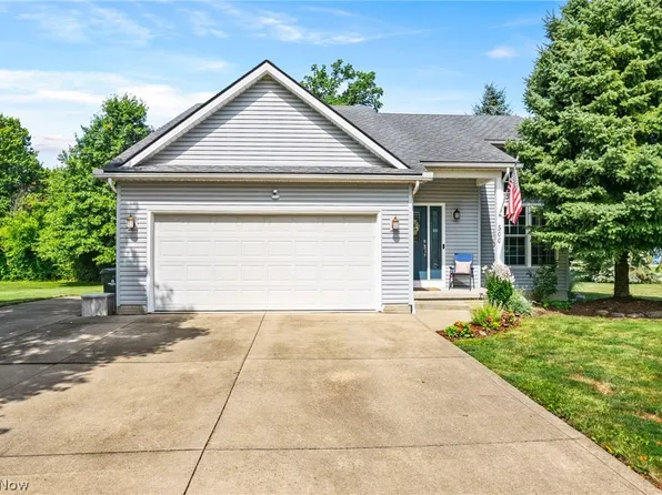 500 Parkview Dr, Sheffield Lake, OH 44054